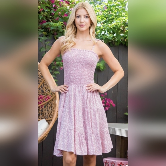 Perfect Spring/Summer Pink & White Floral Dress w/Cinched Top & Flowy Lower - Picture 4 of 5